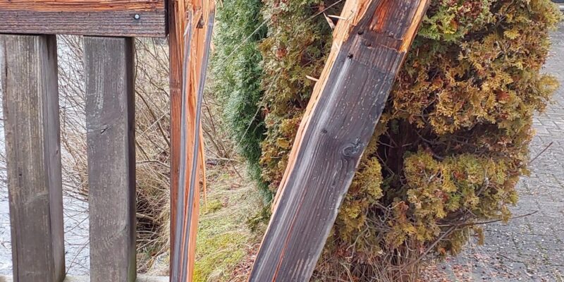 Brückenpfeiler beschädigt